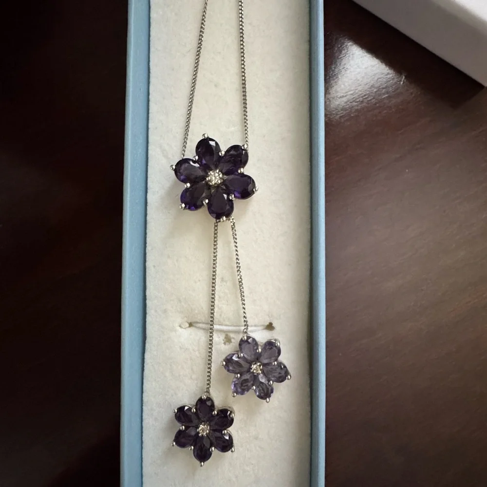 Elegant Vera Wang Purple Flower Necklace set earrings and ring - Picture 3 of 4